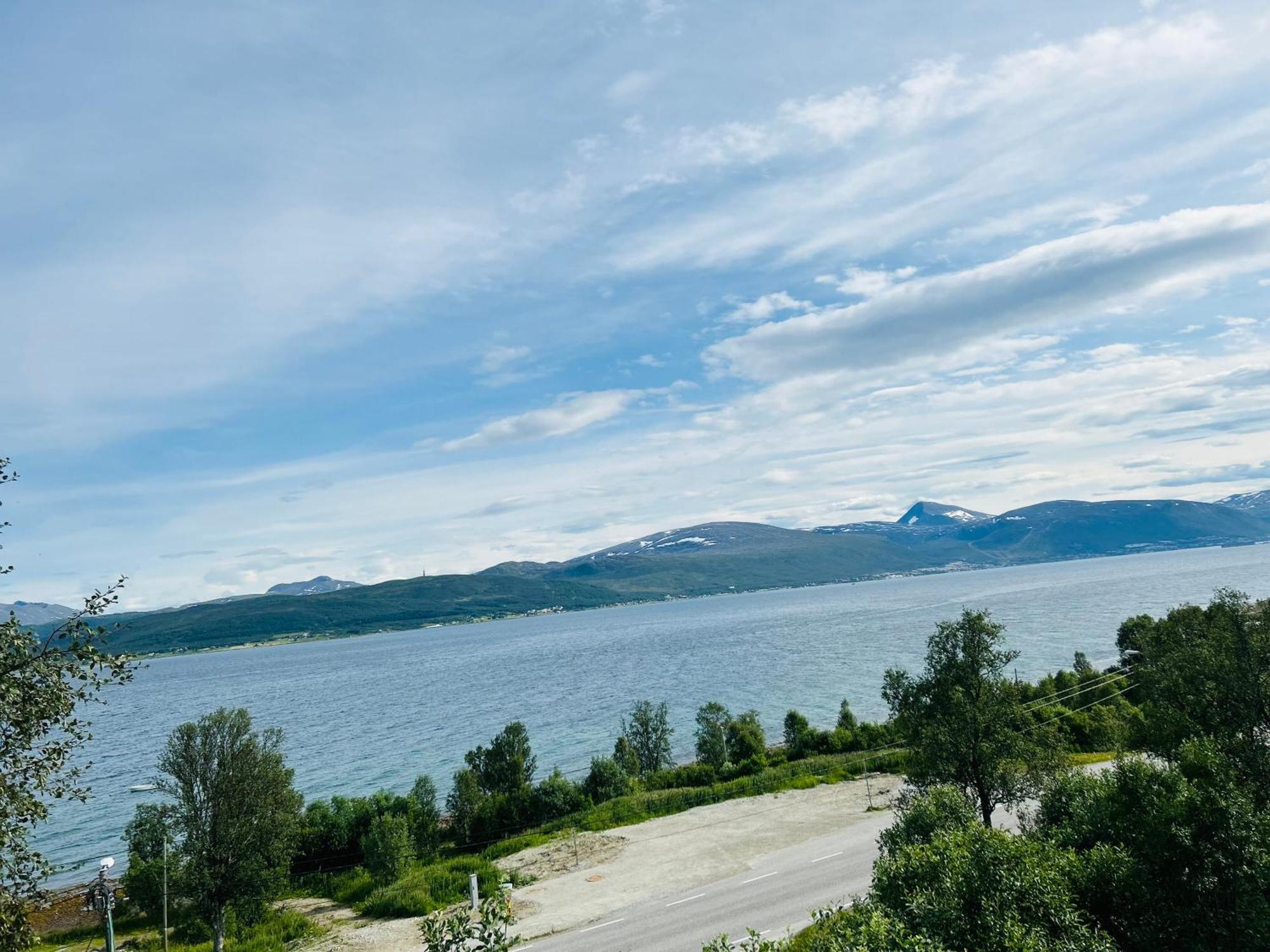 Apartment In Tromso With Sea And Mountain View Tromsø Exterior foto