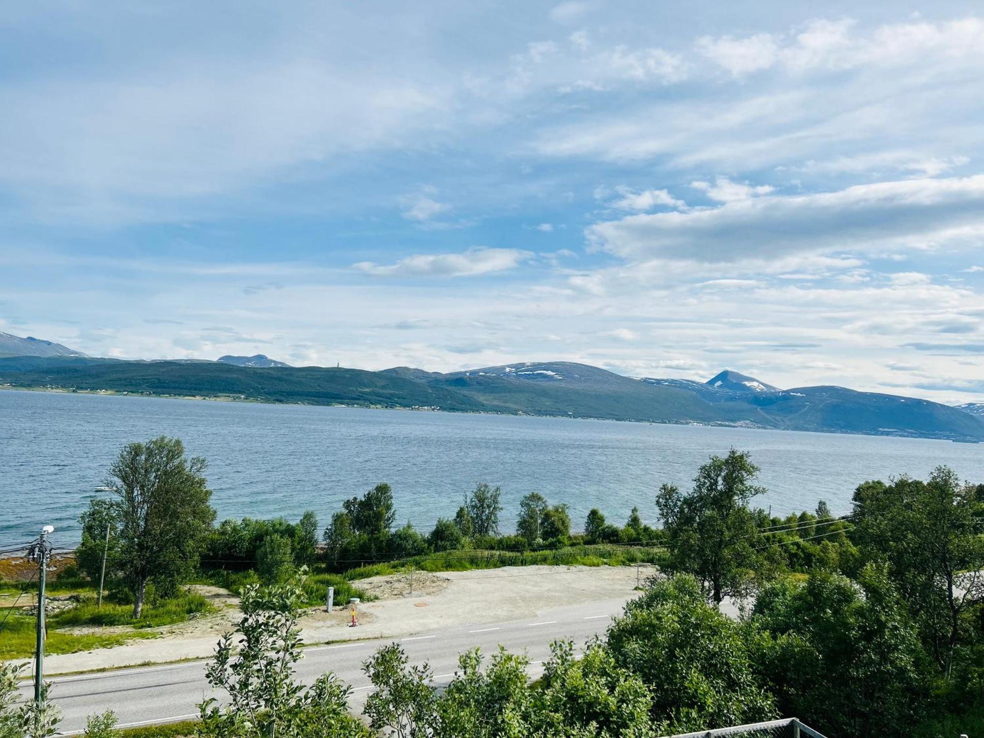 Apartment In Tromso With Sea And Mountain View Tromsø Exterior foto